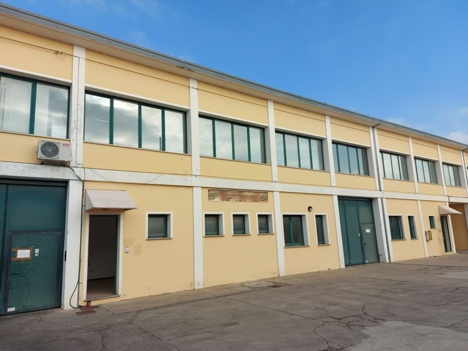 #15160 Capannone artigianale con uffici in vendita - foto 2