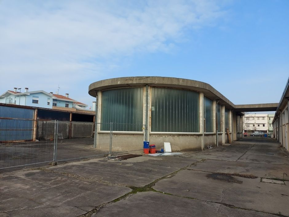#15164 Magazzino e laboratorio in stato di abbandono in vendita - foto 3