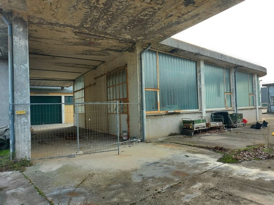 #15164 Magazzino e laboratorio in stato di abbandono in vendita - foto 16