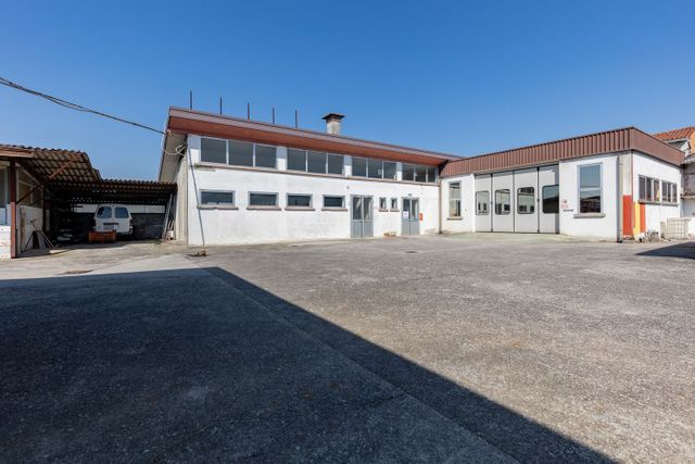 Laboratori in vendita