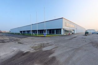 Capannoni artigianali in vendita