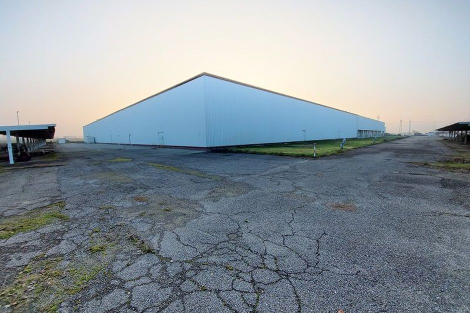 #15240 Capannone industriale con pertinenze in vendita - foto 2