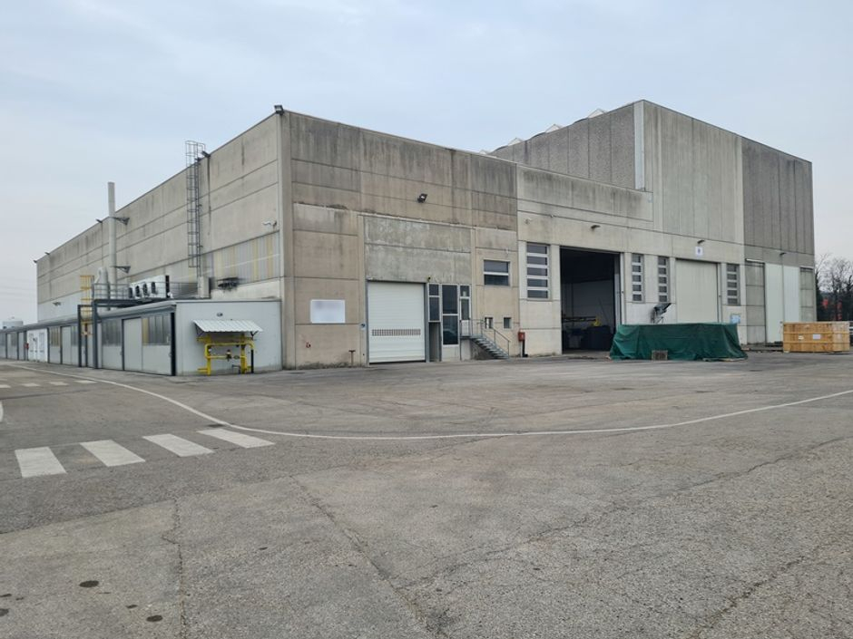 #15247 Complesso industriale con terreni in vendita - foto 1