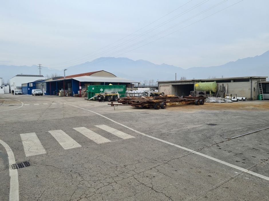 #15247 Complesso industriale con terreni in vendita - foto 3