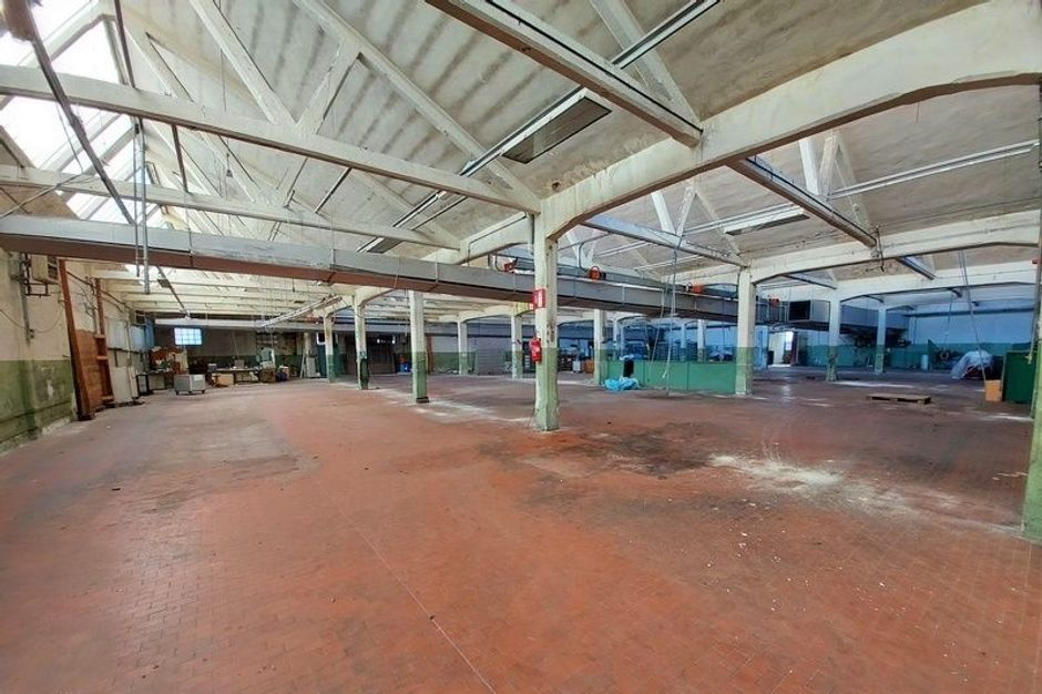 #15284 Stabilimento industriale con uffici e parcheggio in vendita - foto 2