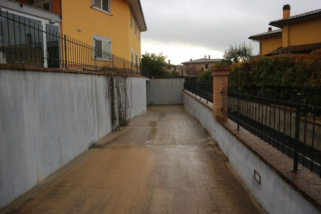 Garage in vendita