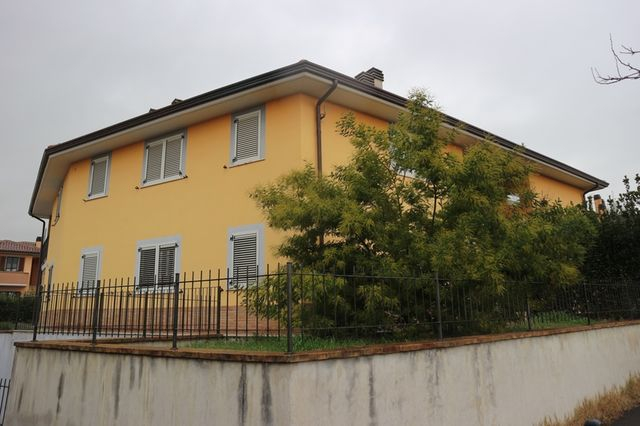 Garage in vendita