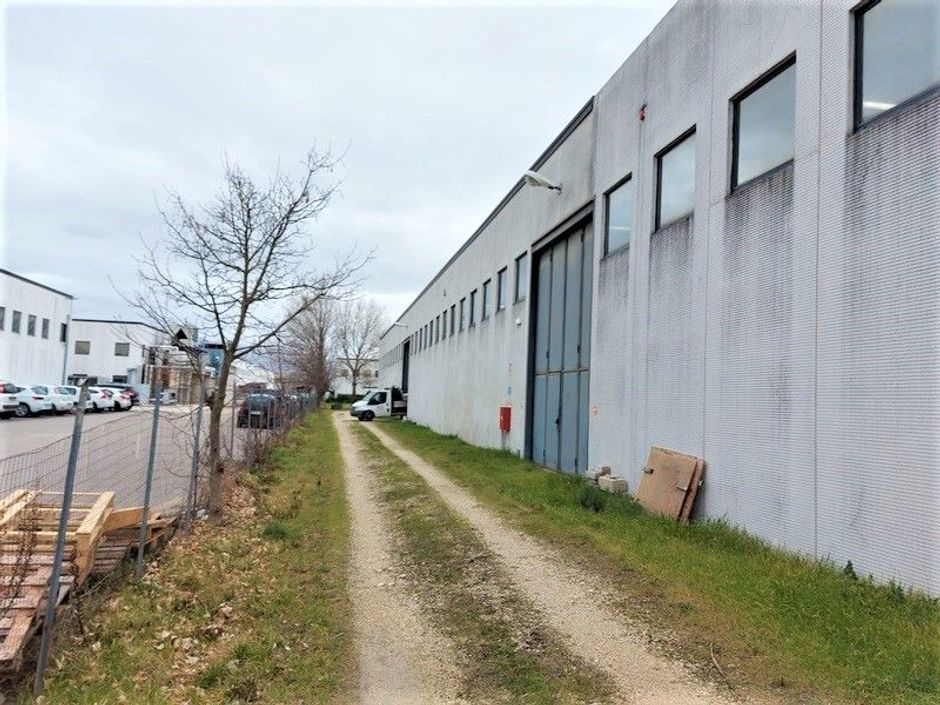 #15288 Capannone industriale con terreno di pertinenza in vendita - foto 6