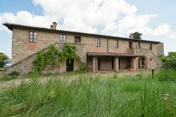 Building farmhouse with pool - Lot 1531 (Auction 1531)