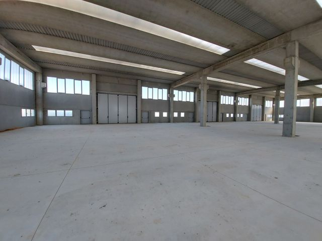 Fabbricati industriali in vendita