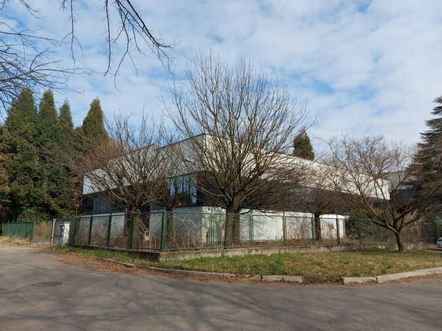 Laboratori in vendita