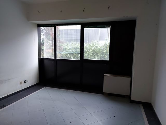 Laboratori in vendita
