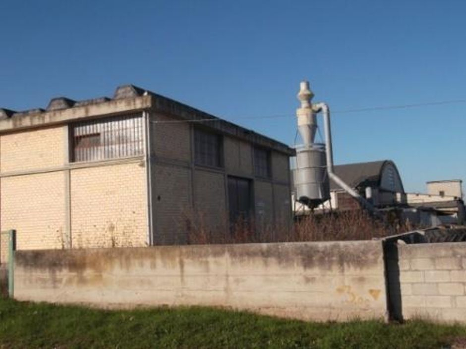 #15417 Porzione di capannone con area pertinenziale in vendita - foto 2