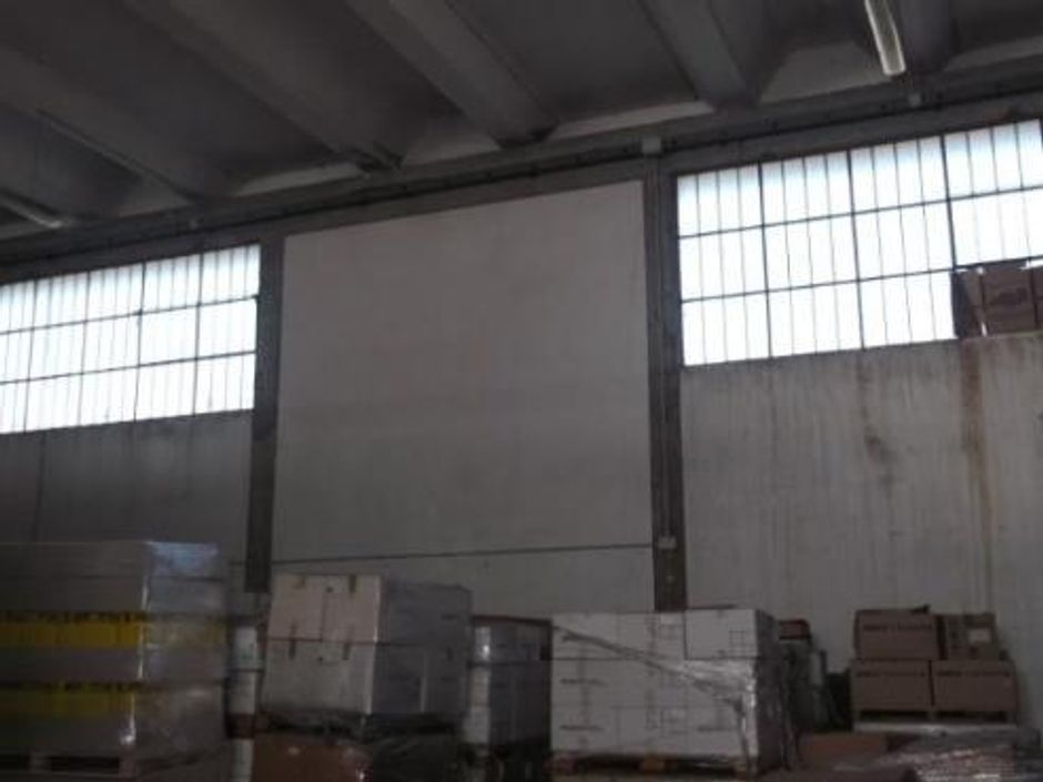 #15417 Porzione di capannone con area pertinenziale in vendita - foto 3