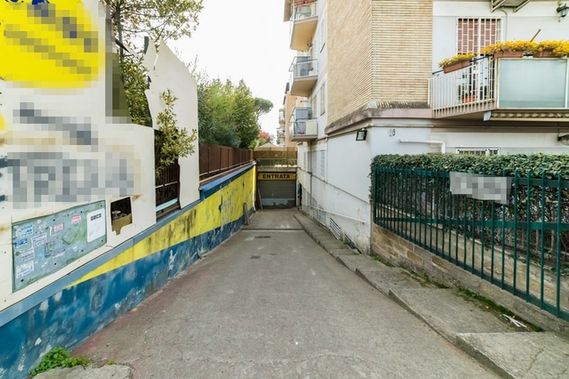 Complessi commerciali in vendita