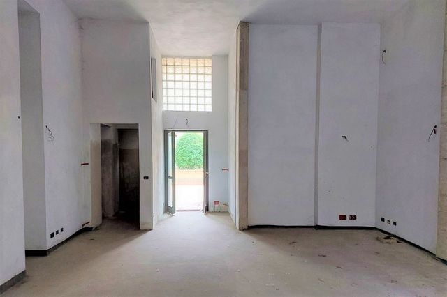 Garage in vendita