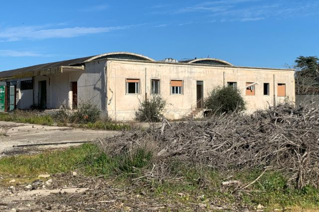 Fabbricati industriali in vendita