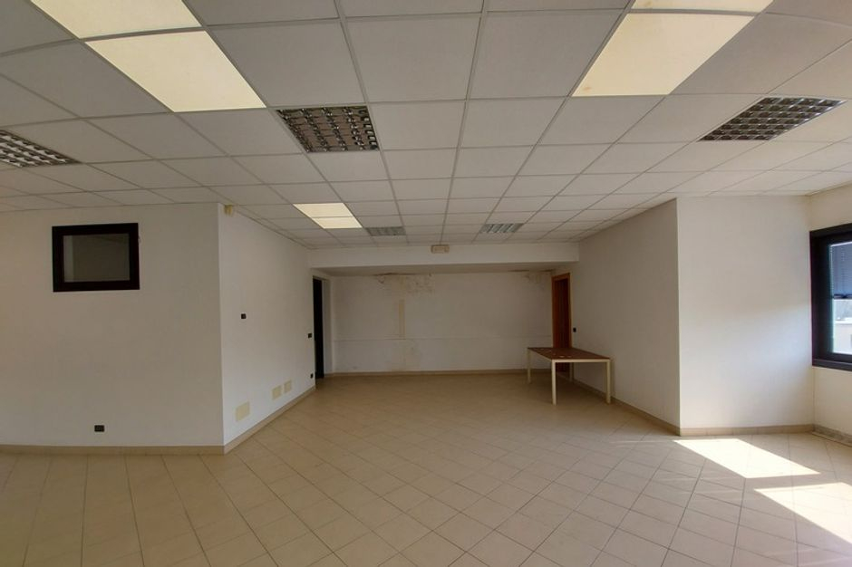 #15886 Magazzino duplex e posto auto scoperto in vendita - foto 9