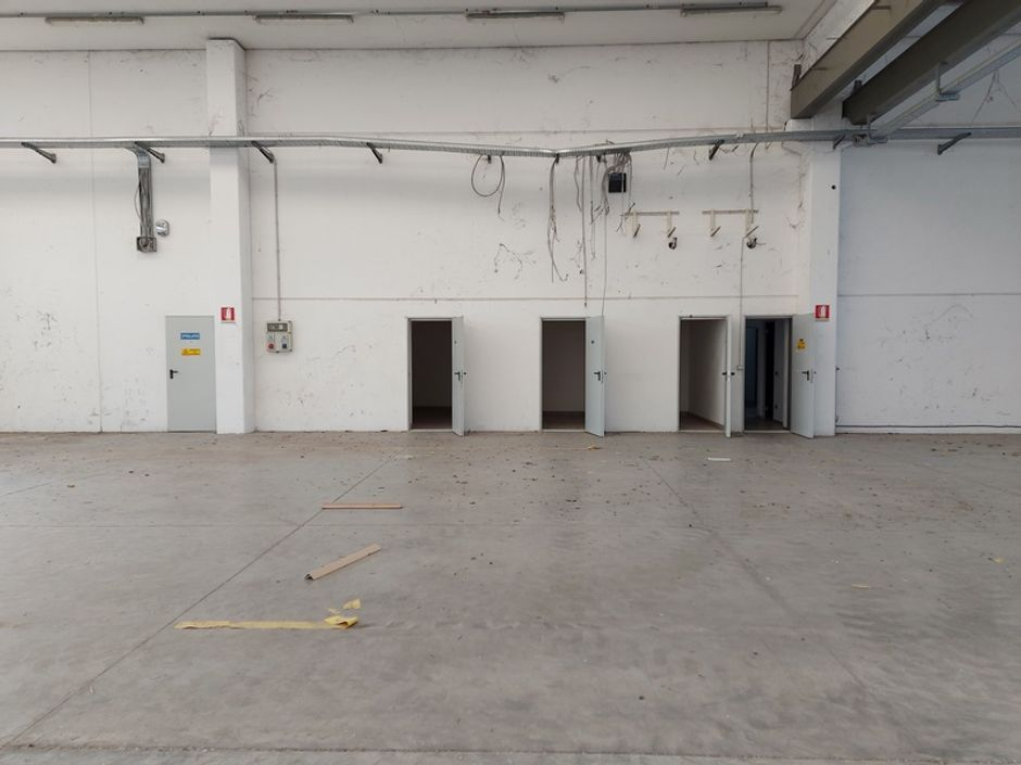 #15927 Capannone industriale con ampia area pertinenziale in vendita - foto 3