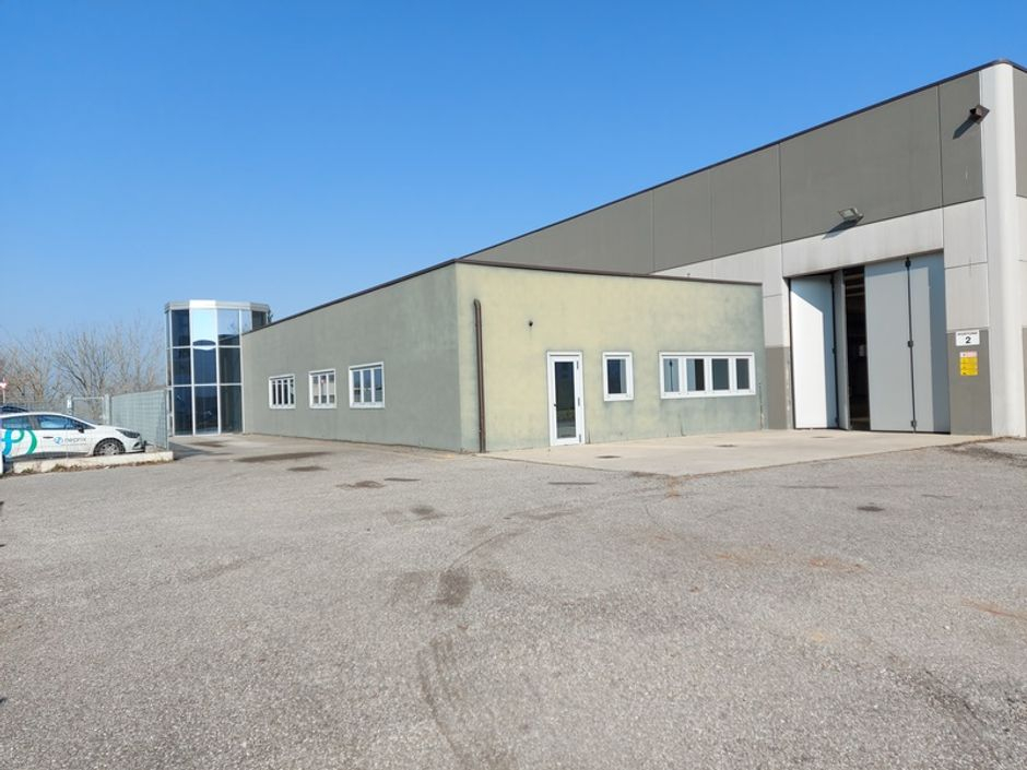 #15927 Capannone industriale con ampia area pertinenziale in vendita - foto 11