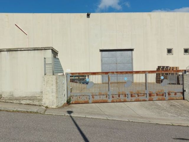 Fabbricati industriali in vendita