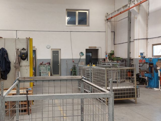 Fabbricati industriali in vendita