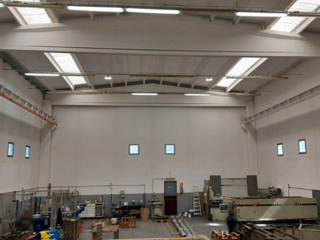 Fabbricati industriali in vendita