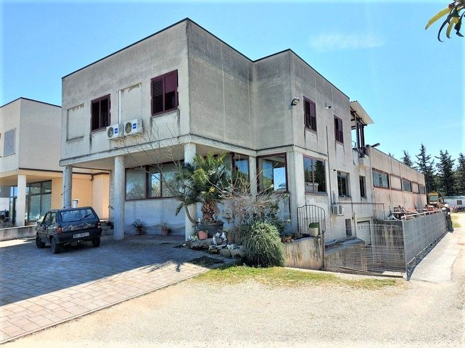 #16022 Opificio con uffici e autorimessa in vendita - foto 2