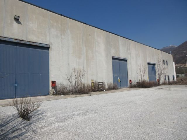 Fabbricati industriali in vendita