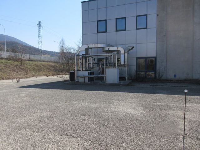 Fabbricati industriali in vendita