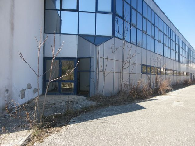 Fabbricati industriali in vendita
