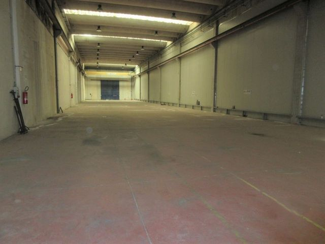 Fabbricati industriali in vendita