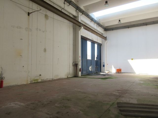Fabbricati industriali in vendita