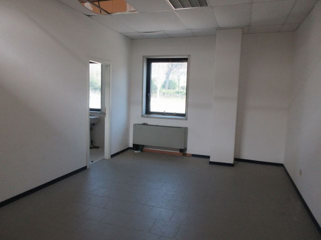 Fabbricati industriali in vendita
