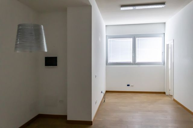 Complessi commerciali in vendita