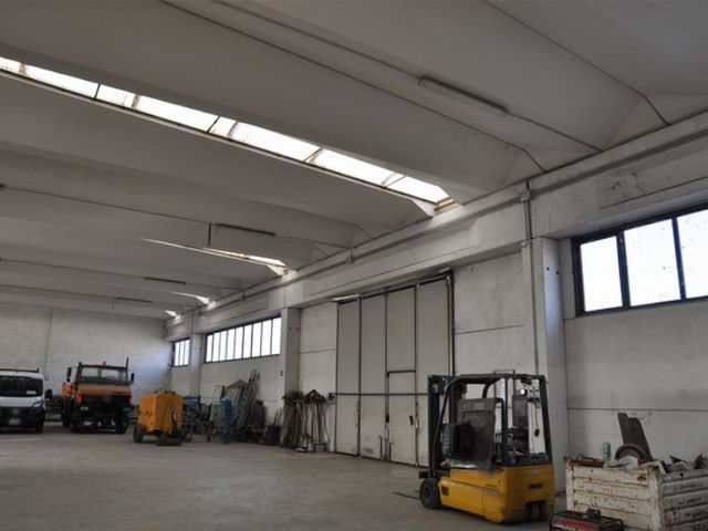 Fabbricati industriali in vendita