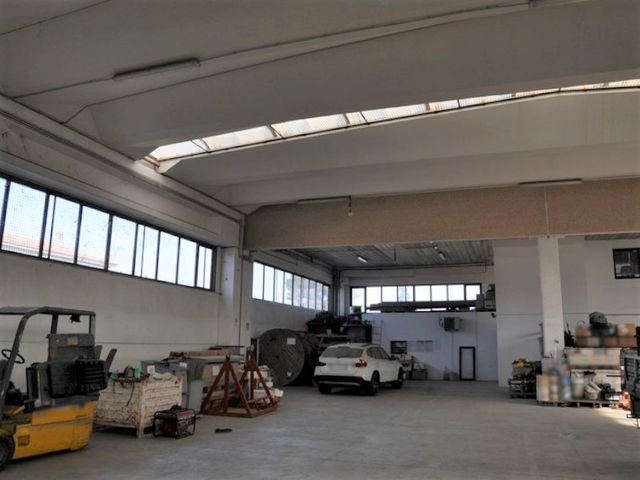 Fabbricati industriali in vendita