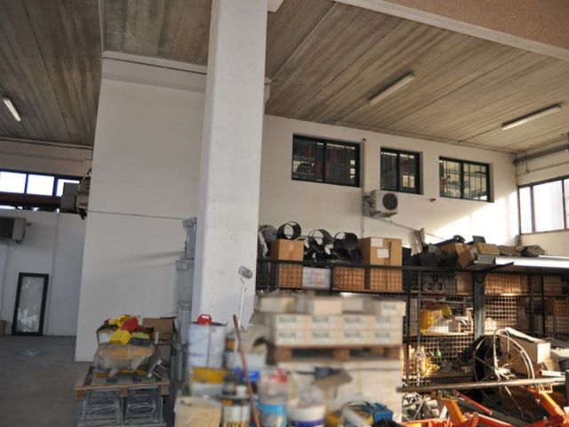 Fabbricati industriali in vendita
