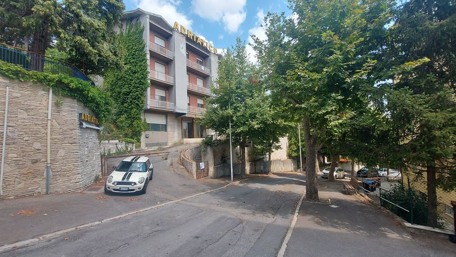 #16164 Albergo in zona turistica con progetto approvato per RSA in vendita - foto 2