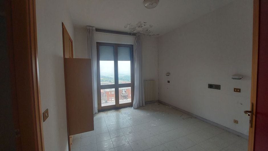#16164 Albergo in zona turistica con progetto approvato per RSA in vendita - foto 19
