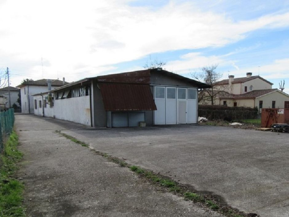 #1699 Fabbricato artigianale con uffici e area scoperta in vendita - foto 2