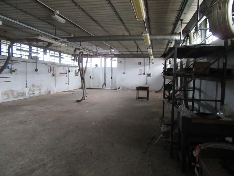 #1699 Fabbricato artigianale con uffici e area scoperta in vendita - foto 3