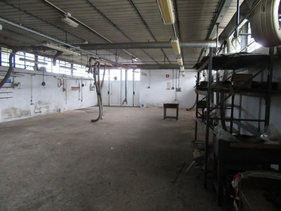 #1699 Fabbricato artigianale con uffici e area scoperta in vendita - foto 4