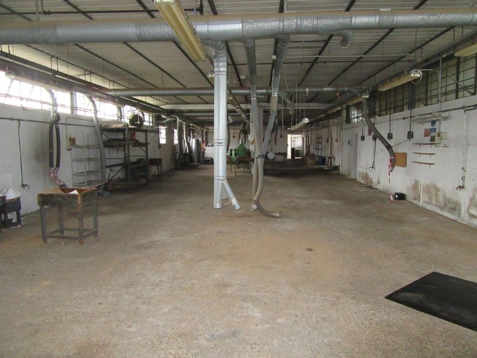 #1699 Fabbricato artigianale con uffici e area scoperta in vendita - foto 5