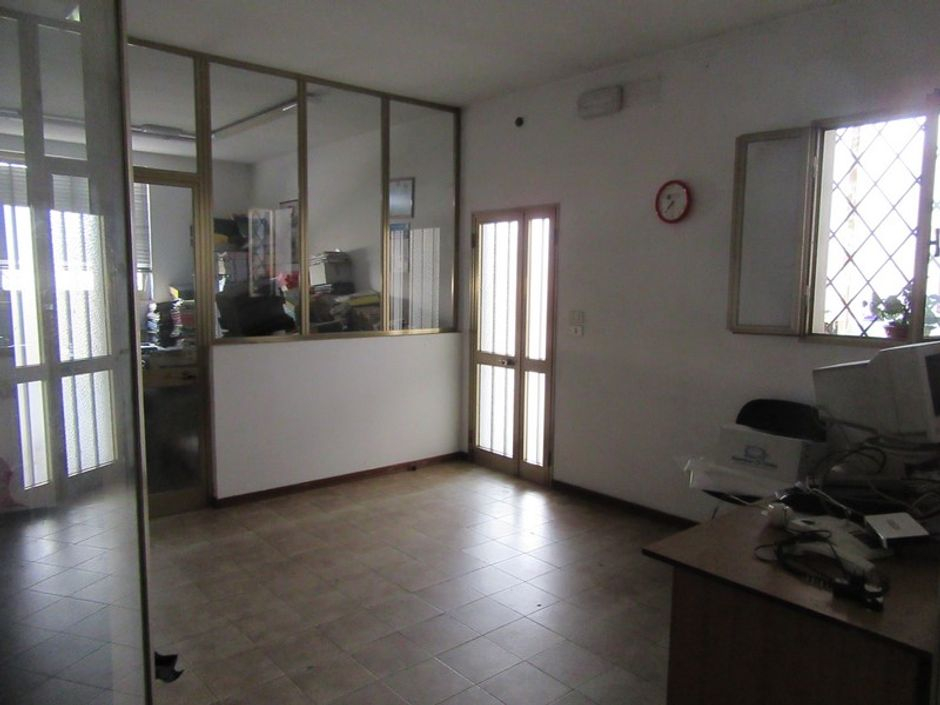 #1699 Fabbricato artigianale con uffici e area scoperta in vendita - foto 13