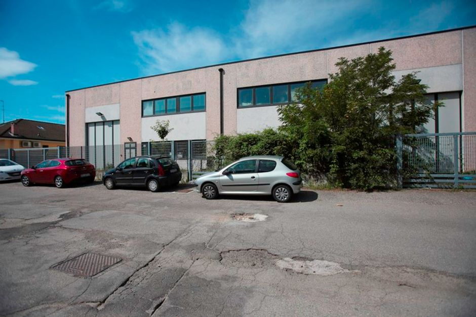 #1711 Porzione di capannone con uffici in vendita - foto 10