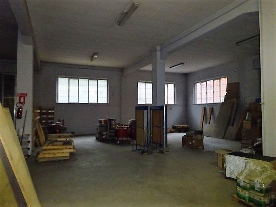 #1718 Porzione di capannone commerciale con uffici in vendita - foto 4