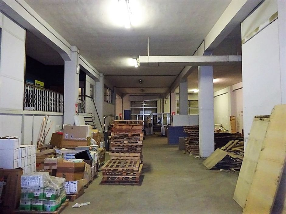 #1718 Porzione di capannone commerciale con uffici in vendita - foto 5