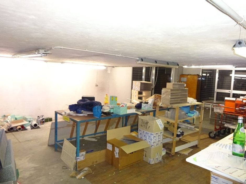 #1718 Porzione di capannone commerciale con uffici in vendita - foto 7