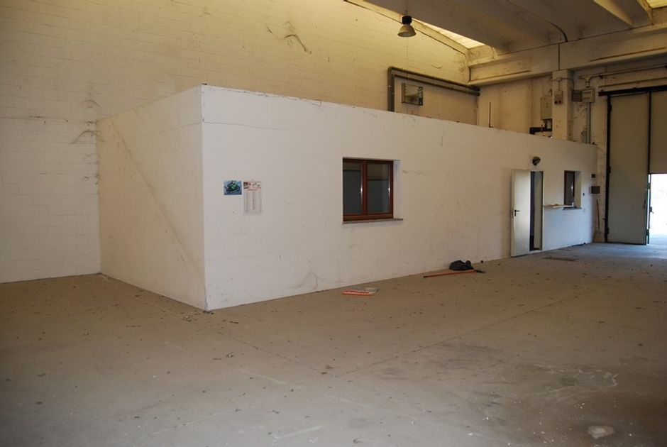 #1726 Porzione di capannone con cortile esclusivo in vendita - foto 3